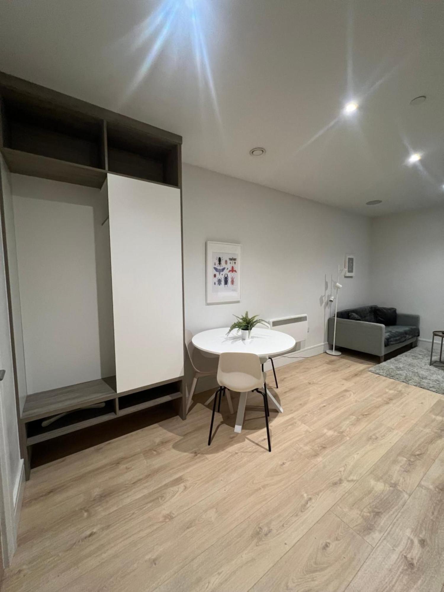 London Heathrow Airport Apartment Voyager House Terminal 12345 - Ev Electric And Parking Available! Hillingdon Exterior foto